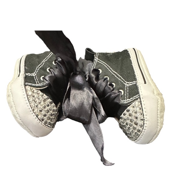 Infants Chuck Taylor Converse Bedazzled Stones w/ Ribbon Laces Size 2C - Picture 4 of 5